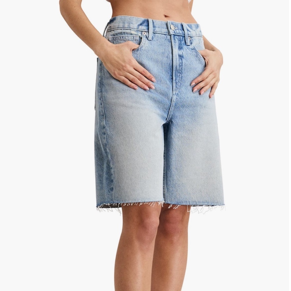 NWT Good American Good 90’s Bermuda Shorts in Indigo Size 10/30